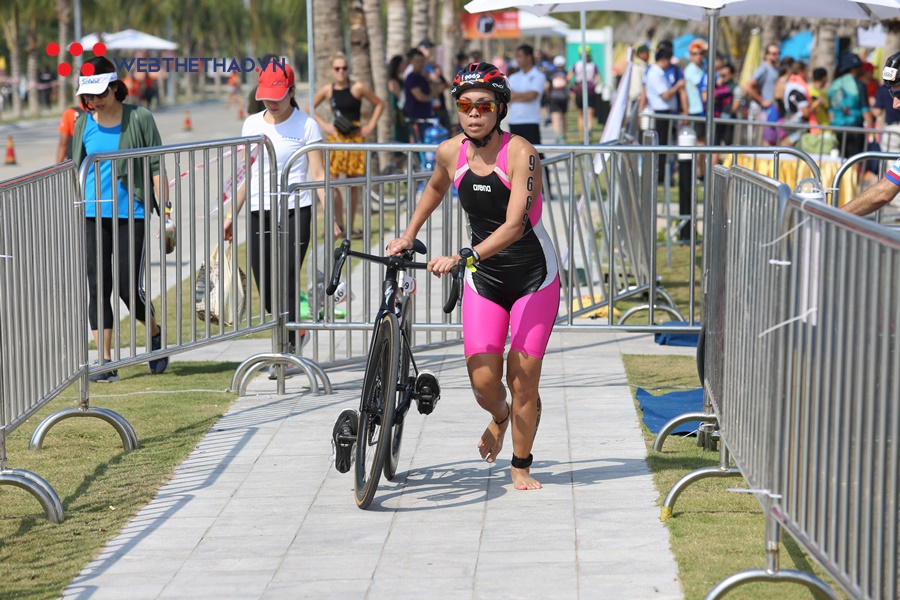 “Rái cá” tuyển thủ SEA Games 30 áp đảo đường đua Sunset Bay Triathlon 2019